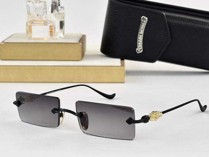 Picture of Chrome Hearts Sunglasses _SKUfw79684077fw